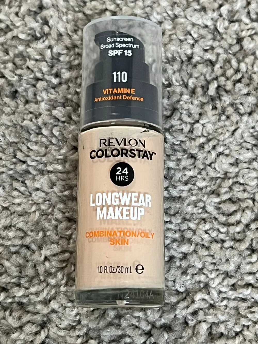 Revlon ColorStay Makeup with SoftFlex SPF6 Combination/Oily Skin 110 Ivory, 1 Oz